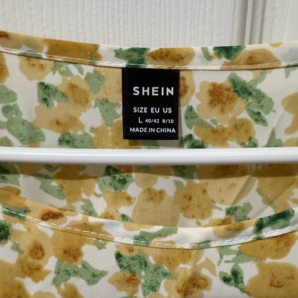 SHEIN Green and Mustard Floral Print Top - Picture 3 of 4